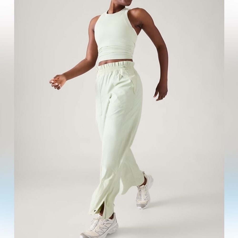 💚🩵Athleta Trekkie Parachute Pants - Celadon Tint - sz 14 🩵💚